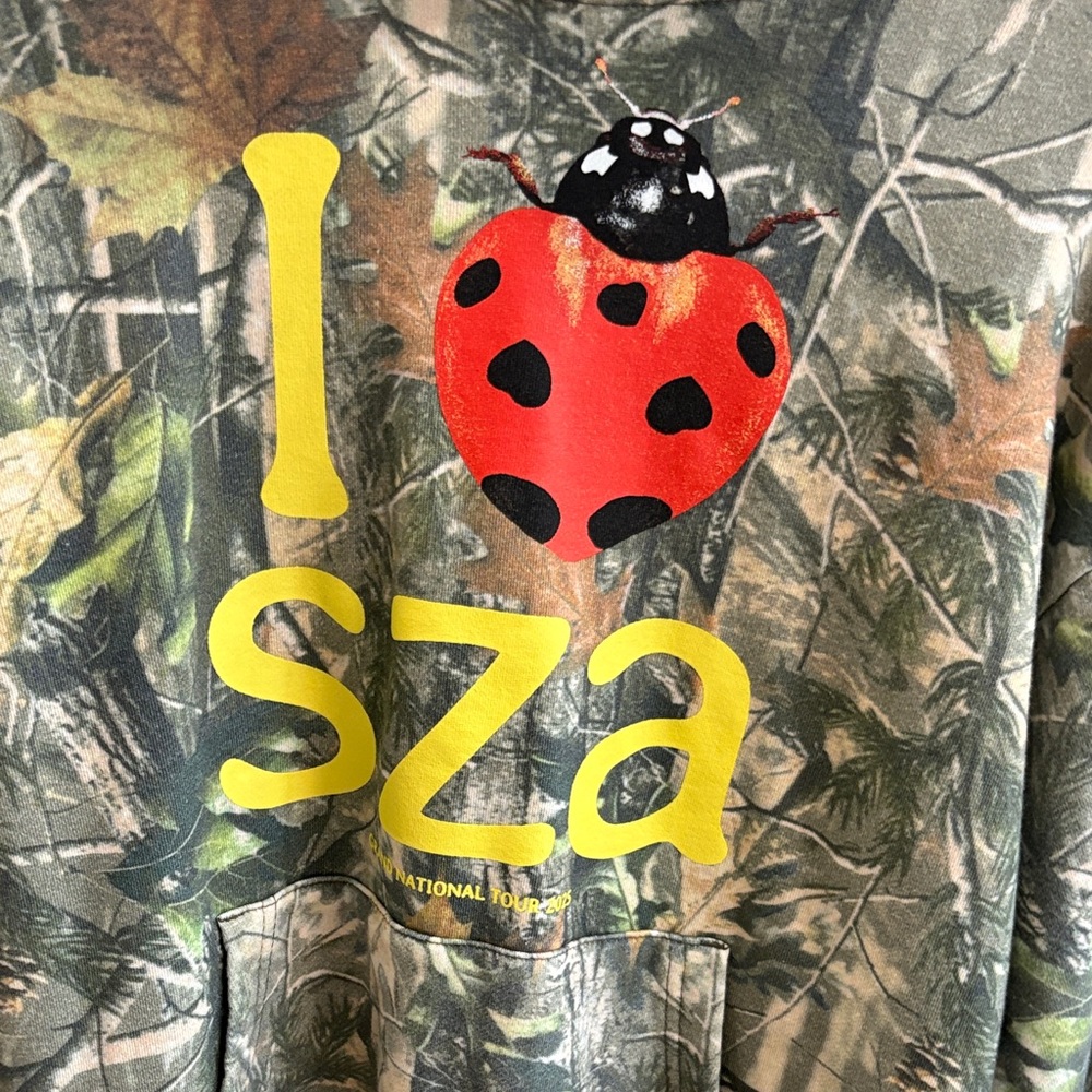 I Heart SZA Ladybug Graphic Hoodie - Yellow & Red- NWOT Small. Fastship